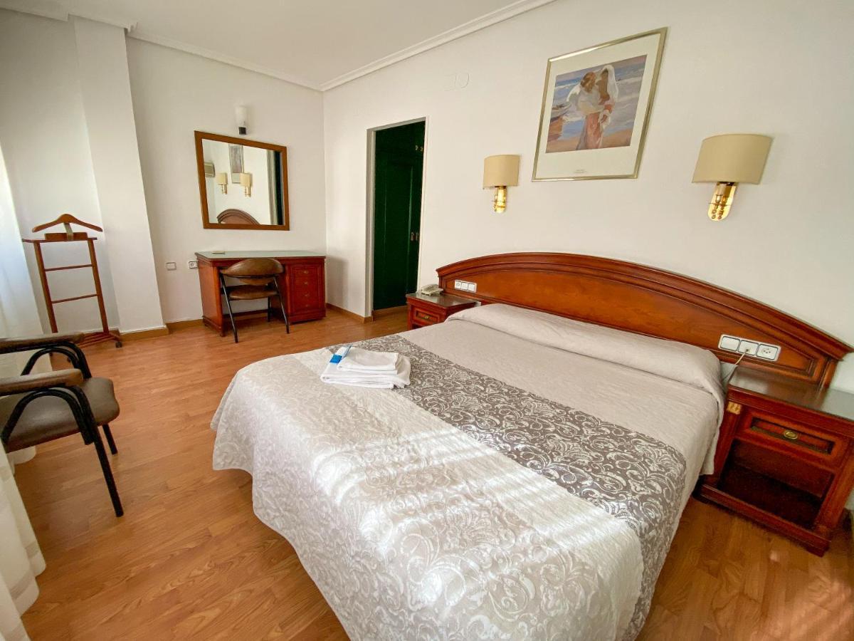 Hotel Cardinal Албасете Екстериор снимка