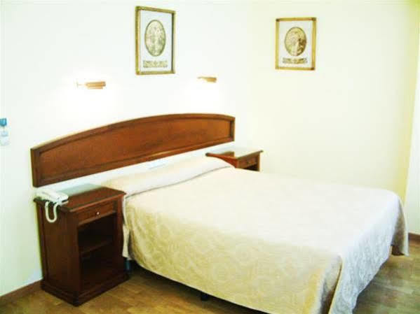 Hotel Cardinal Албасете Екстериор снимка